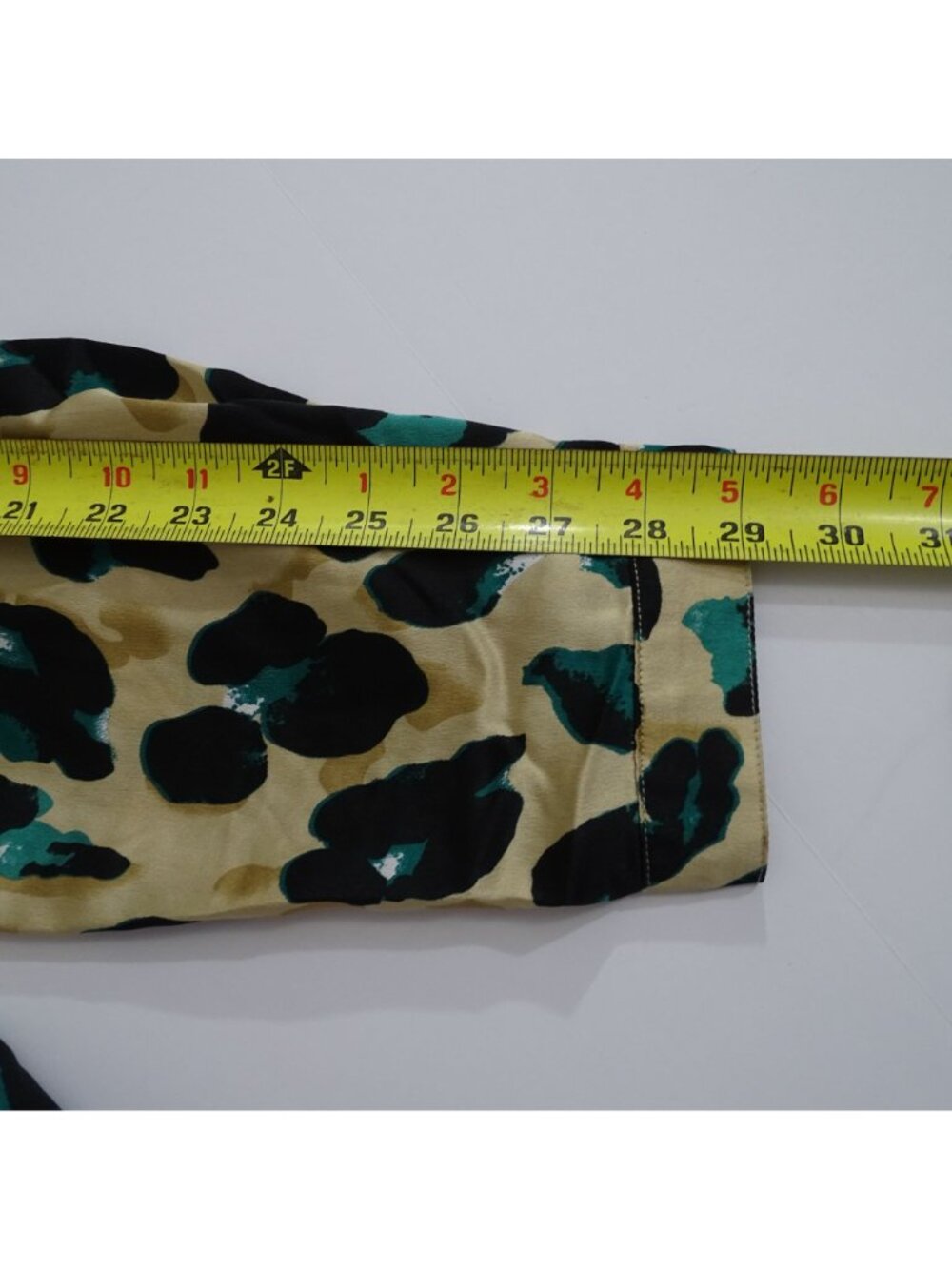 Boohoo Animal Print Button Up Collared Blouse Tan Long Sleeve Size 12 Office - Picture 9 of 10